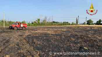 Il fuoco divora 21.000 metri quadri di sterpaglie - Toscana Media News