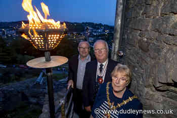 Mayor of Dudley lights beacon for Queen's Platinum Jubilee | Dudley News - Dudley News