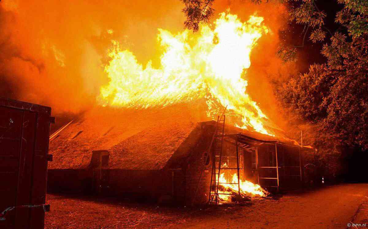 Woonboerderij in Biessum gaat in vlammen op als jongeren vuurwerk in container vol riet gooien: 'Taakstraffen komen met beste wil van de wereld mijn mond niet uit' - Dagblad van het Noorden