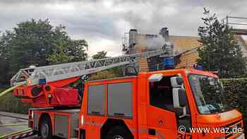 Dachstuhlbrand Essen-Kettwig: Feuerwehr setzt Drehleiter ein - WAZ News