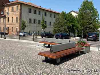 Chieri. Panchine di Piazza Cavour spostate. ”Ma senza ombra chi si siede?” - CentoTorri