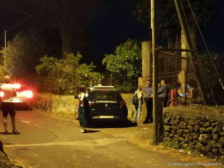 Acireale (Catania), rubavano agrumi: due uomini uccisi in un campo - TGCOM