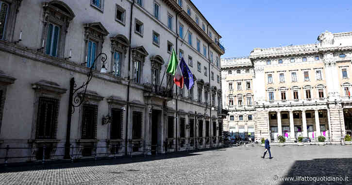 Il governo proroga fino a settembre gli sconti sulle bollette di luce e gas. Tassa sugli extraprofitti fino a marzo 2023