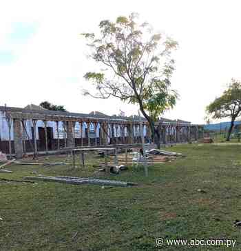 Padres suspenden obra en escuela ante sospecha de mala construcción en Ybycuí - ABC Color