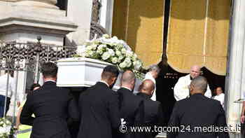 L'addio ad Elena, una folla alla cattedrale di Catania - Foto Tgcom24 - TGCOM