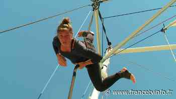 À Frontignan, le catamaran MangeNuage fait rimer le cirque et la voile dans un nouveau spectacle - franceinfo