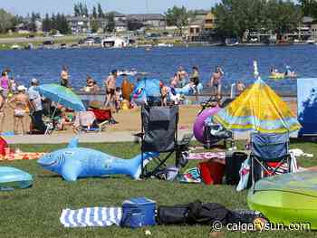 Swimmers allowed back in Chestermere Lake as bacteria counts decline - Calgary Sun