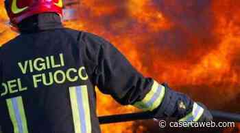 Auto in fiamme ad Aversa | - CasertaWeb