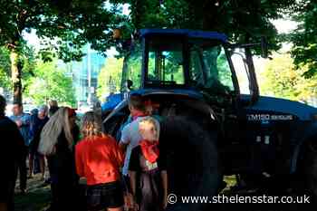 Dutch farmers take tractors to anti-government protest - St Helens Star