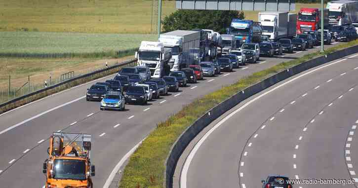 Fliegerbombe planmäßig gesprengt: Stau auf Autobahn