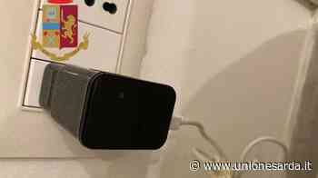 Spiava le clienti con una microcamera: 53enne denunciato a Cagliari - L'Unione Sarda.it