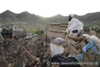 Afghans bury dead, dig for survivors after quake kills 1000 - Dawson Creek Mirror