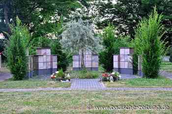 In Teningen werden neue Stelen für 60 Urnengräber errichtet - Teningen - Badische Zeitung