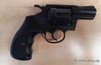 Mann hat Revolver und Messer im Gepäck - Bei Einreise in Passau - Passauer Neue Presse - PNP.de