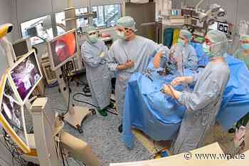 Hirntumor-OP verschoben: Angehörige in Angst