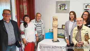 Fritz-Fleck-Haus Sulgen - Familie überreicht Statue an Einrichtung - Schwarzwälder Bote