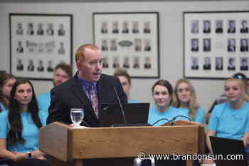 Airport unveils land-use plan - The Brandon Sun