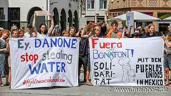 Vorwurf Trinkwasser-Ausbeutung: Proteste gegen Danone in Würzburg und Ochsenfurt - Main-Post