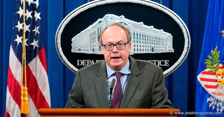 Federal Agents Raid Home of Trump-Era DOJ Official in Move Decried as 'Soviet-Style Approach'