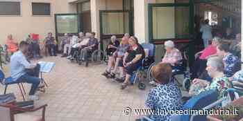 Festa della Musica anche per gli anziani della casa di riposo grazie alla “Tana del Folletto” - La Voce di Manduria