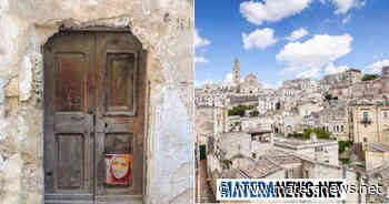 Matera: "Un individuo continua ad imbrattare luoghi secolari come questa porta: è un reato". La denuncia - Matera News