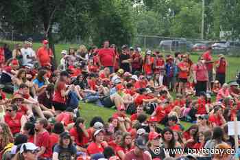 North Bay misses world record human maple leaf attempt - BayToday.ca