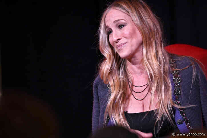 Sarah Jessica Parker, 57, says she is not 'brave' for rocking gray hair: 'Please applaud someone else's courage on something' - Yahoo Life