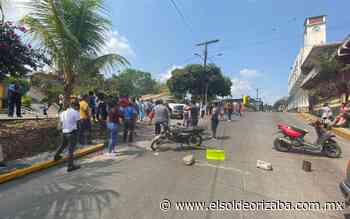 CFE: Vecinos bloquean calles por falta de luz en Atoyac - El Sol de Orizaba