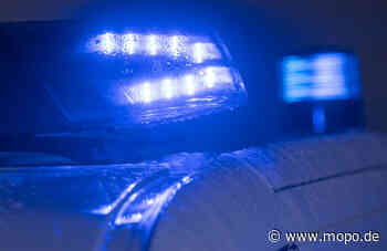 Frau blockiert Autobahn – und lässt Polizei nicht durch - Mopo.de