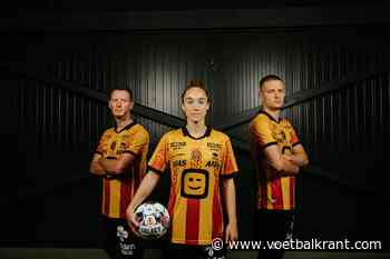 📷 Dit zijn de nieuwe thuisshirts van KV Mechelen - Voetbalkrant.com