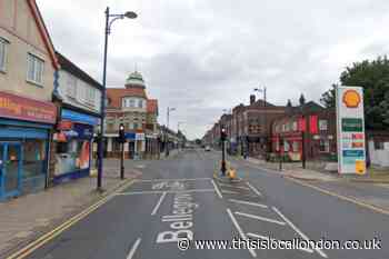 Bellegrove Road Welling: Car on fire