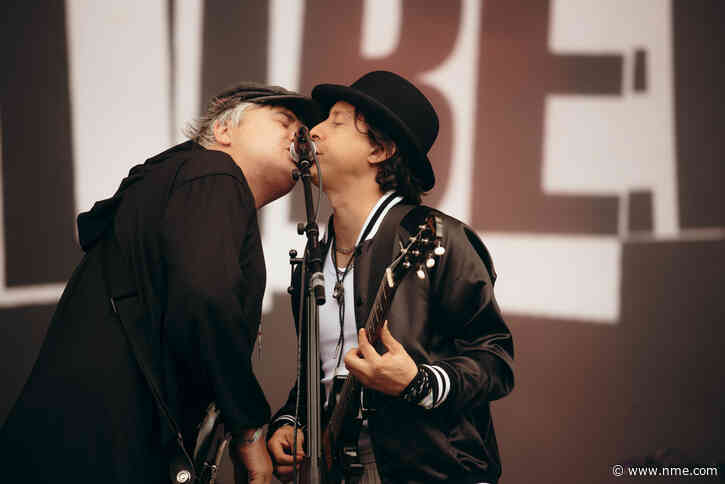 The Libertines pay tribute to Ukraine and kick off Glastonbury 2022