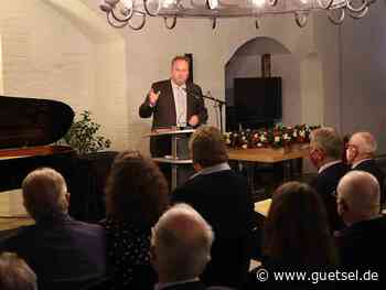 Verleihung des Ehrenringes der Stadt Cuxhaven und Verabschiedungen aus der Kommunalpolitik, Gütsel Online, OWL live - Gütsel