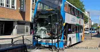 Stagecoach bus suffers smashed windscreen in Hull city centre incident - Hull Live