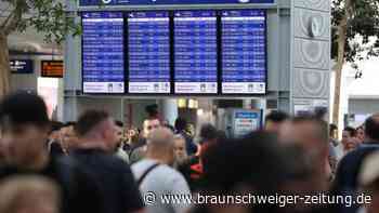 Sommerferienbeginn in NRW - lange Schlangen an Flughafen
