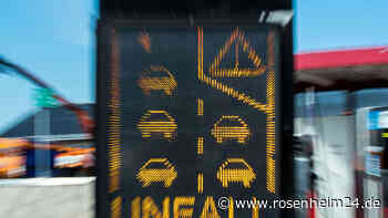 Unfall auf A93 zwischen Brannenburg und Oberaudorf – Einsatzkräfte vor Ort