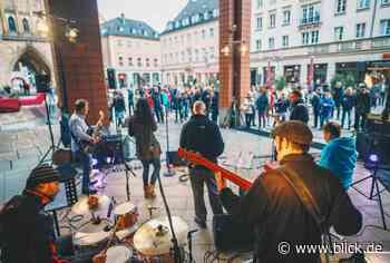 Straßenmusiker unterhalten die Innenstadt | blick.de - Chemnitz - Blick.de