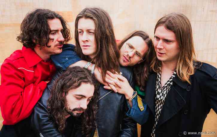 Watch Mel C join Blossoms on stage at Glastonbury to cover the Spice Girls