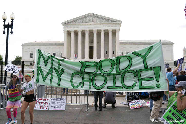 The Supreme Court Overturns Roe v. Wade