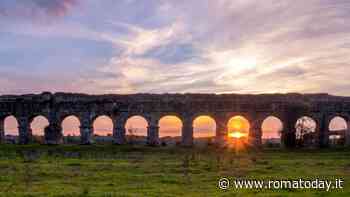 Minacciati con pistola e piccone, poi la rapina: paura al parco per una coppia di fidanzati