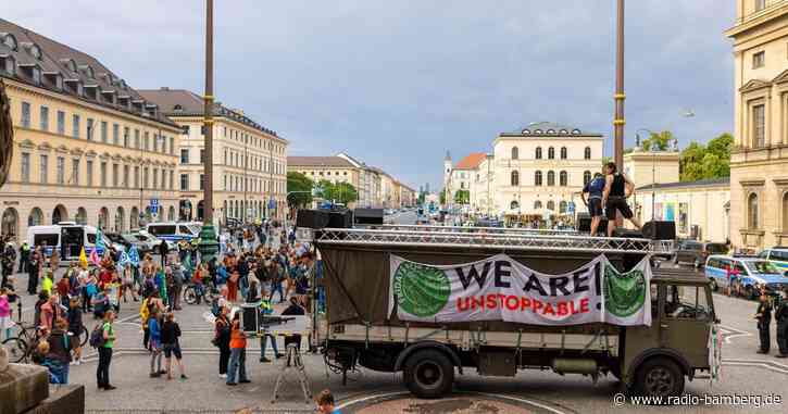 Hunderte fordern Ausstieg der G7 aus fossilen Energien