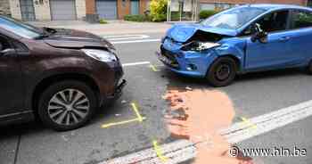 Auto's botsen frontaal op Diestsesteenweg nadat vrouw afwijkt van rijstrook - Het Laatste Nieuws