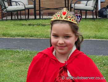 PICTURE SPECIAL – Holly gets to be 'Queen for the day' during Solihull street's Platinum Jubilee celebrations - Solihull Observer