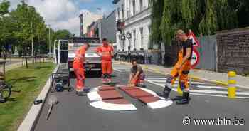 Eerste van drie nieuwe verkeersheuvels aan Oostkade | Zelzate | hln.be - Het Laatste Nieuws