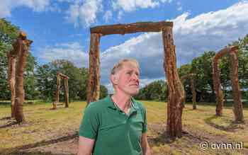 Hans uit Westervelde bouwt een eigen Stonehenge in zijn weiland om de langste dag te vieren - Dagblad van het Noorden