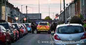 Live as 'police armed response cars and dogs dispatched' in Grimsby - Grimsby Live