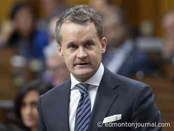 O'Regan stops in Edmonton to tout talks with unions over federal green transition plans