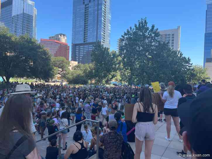 Hundreds gather to protest for abortion rights in Austin Friday