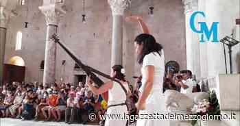 Bari, la luce del solstizio d'estate riproduce all’interno della Cattedrale la stessa forma del rosone - La Gazzetta del Mezzogiorno