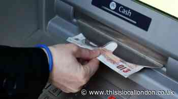 ATM scam: Police warning as Brits see cash withdrawn for their accounts